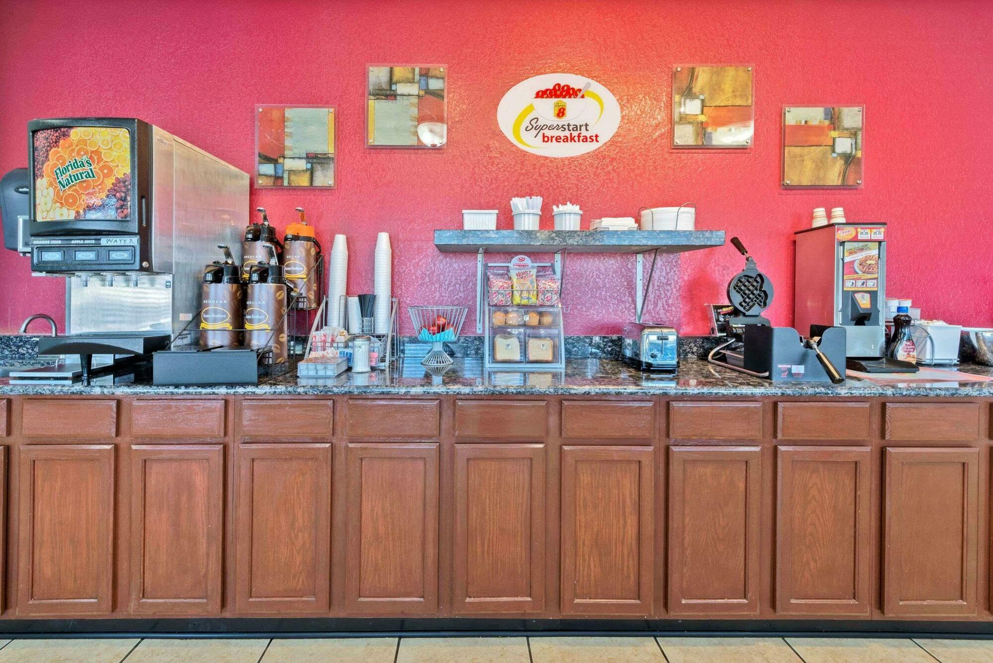 Super 8 By Wyndham Waco/Mall Area Tx Екстер'єр фото